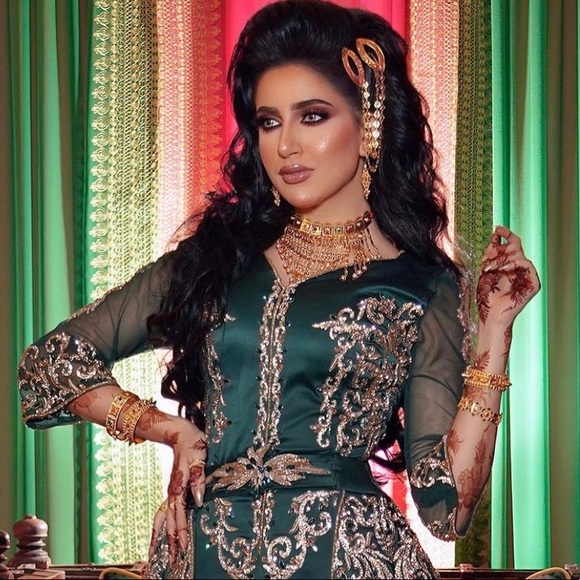 UAE Henna Dress - Picture 3 of 6